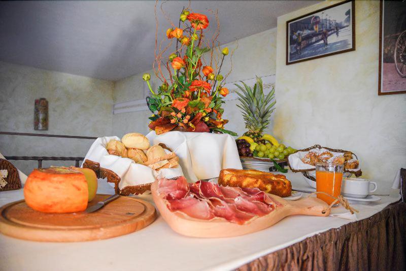 Carlo's Hotel Castagneto Carducci Buitenkant foto