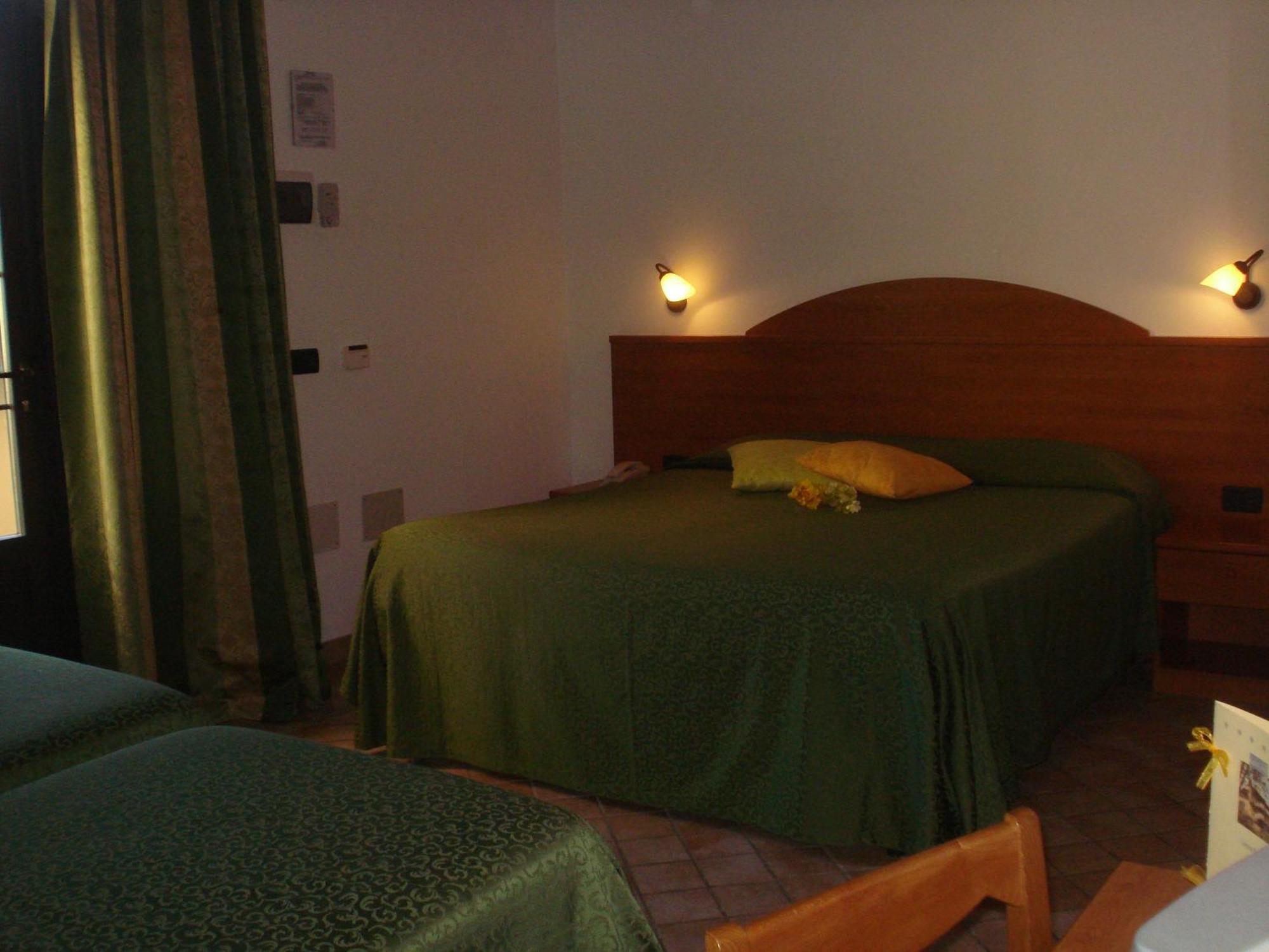 Carlo's Hotel Castagneto Carducci Buitenkant foto