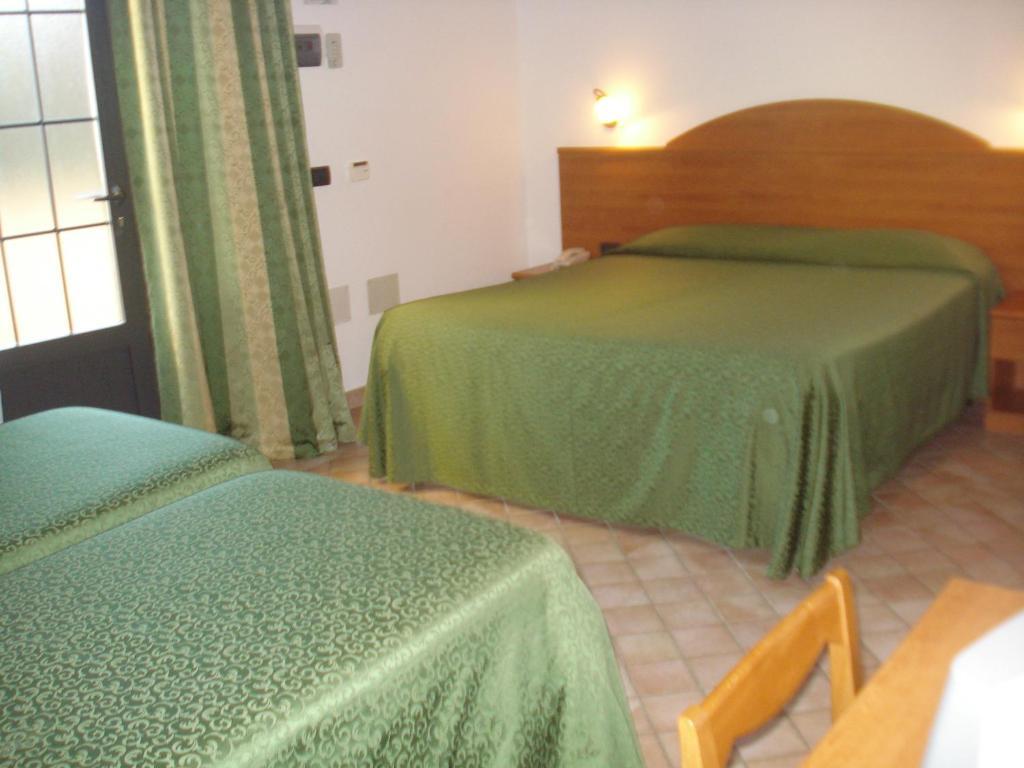 Carlo's Hotel Castagneto Carducci Kamer foto