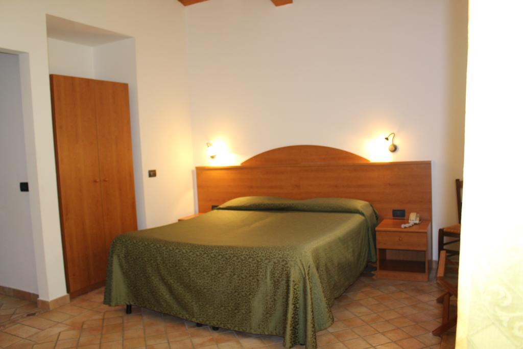 Carlo's Hotel Castagneto Carducci Buitenkant foto