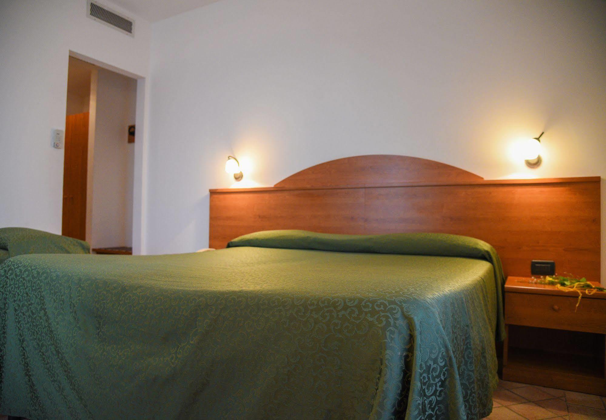 Carlo's Hotel Castagneto Carducci Buitenkant foto
